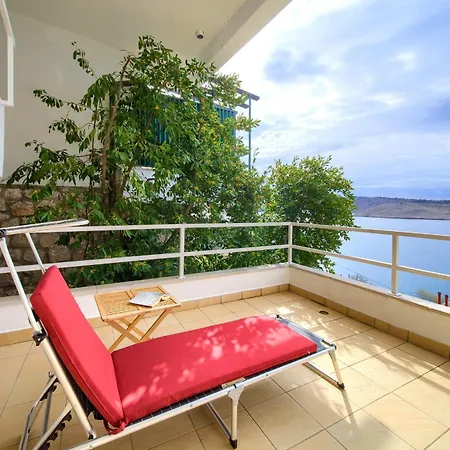 Six Apartment Kraljevica