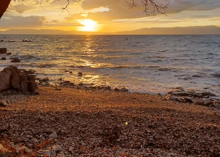 Six Διαμέρισμα